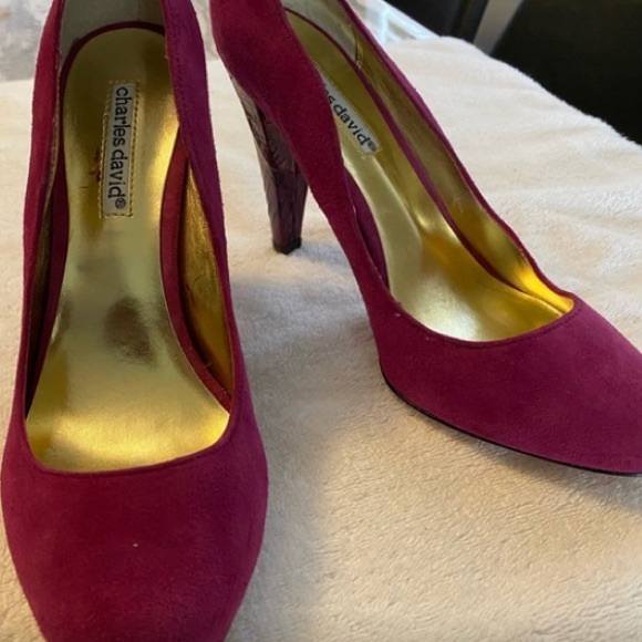 💕CHARLES DAVID SUEDE SZ 8-1/2 - Picture 3 of 4